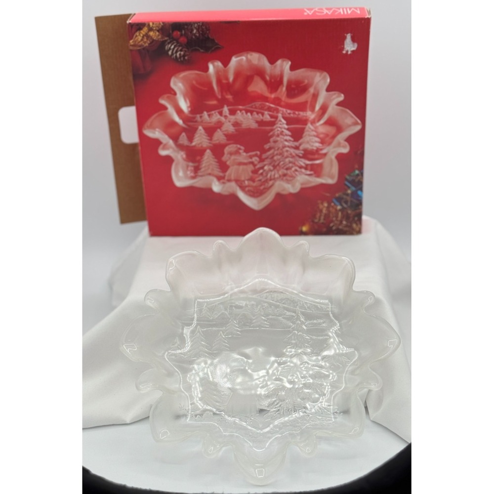 Mikasa Christmas Story Bon Bon Plate 9 3/4" - SA 600/902 - Excellent Condition